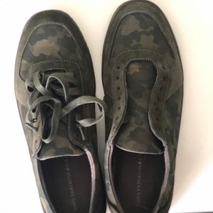 Mens olive camouflage John Varvatos size 9 sneaker